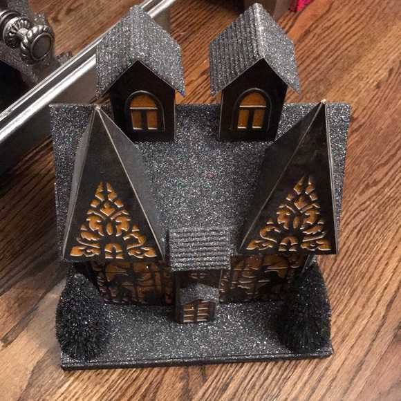 Pier 1 Other - ❗️Final Price ❗️Witch light up haunted house